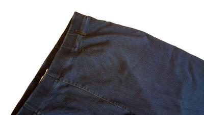 Modest boot cut jeans (Mørkeblå)